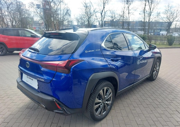 Lexus UX cena 172900 przebieg: 20000, rok produkcji 2022 z Szczecin małe 596